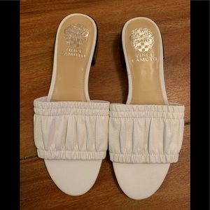 🆕❤️Vince Camuto Sandals 6.5